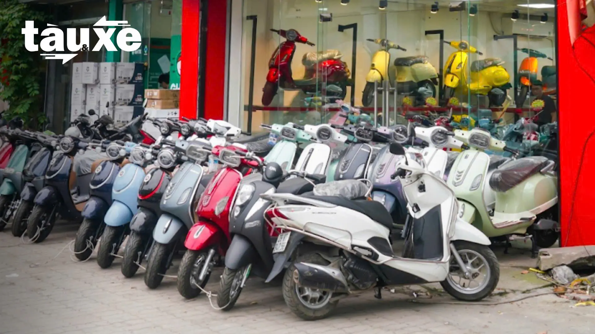 Chợ xe máy cũ 'ảm đạm' sau lệnh cấm xe xăng, dầu | Bản tin Tàu và Xe | 24/07/2025